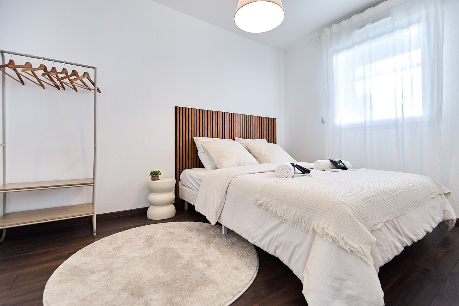 Chambre préparée pour une prise de vue immobilière